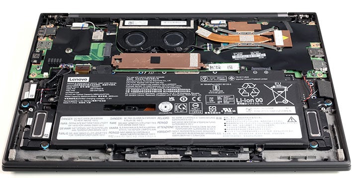پشت Lenovo ThinkPad X1 Carbon (Gen 9)